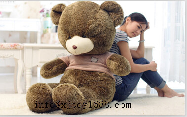 huge teddy bear